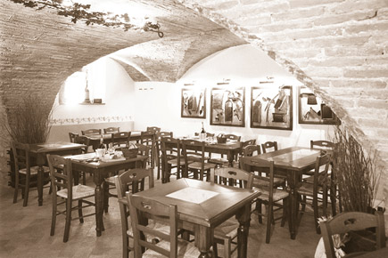 Dinner and Wine Tasting in Cortona, Pane e Vino